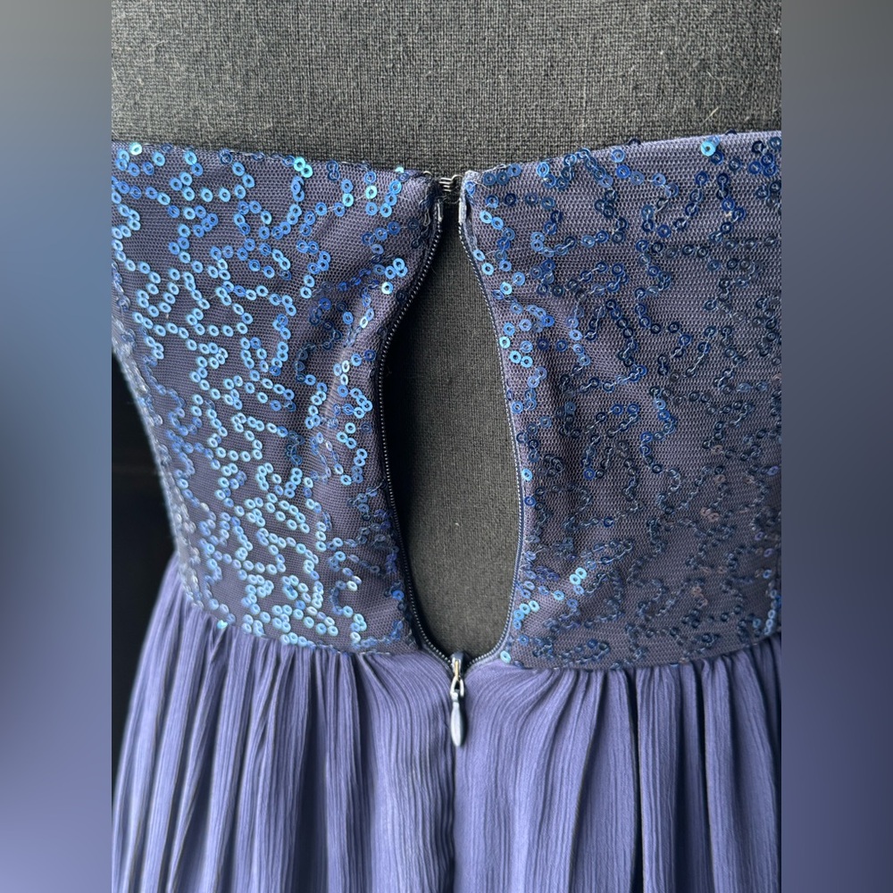 BCBG Paris navy strapless sequin top gown. Size 4 - Picture 8 of 11